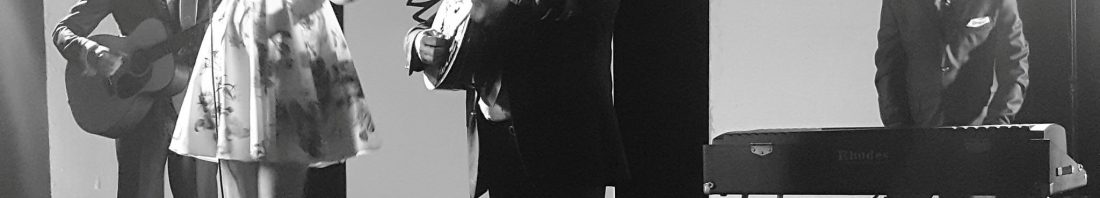 Les Au Revoir & Μανώλης Καραντίνης Backstage Photo